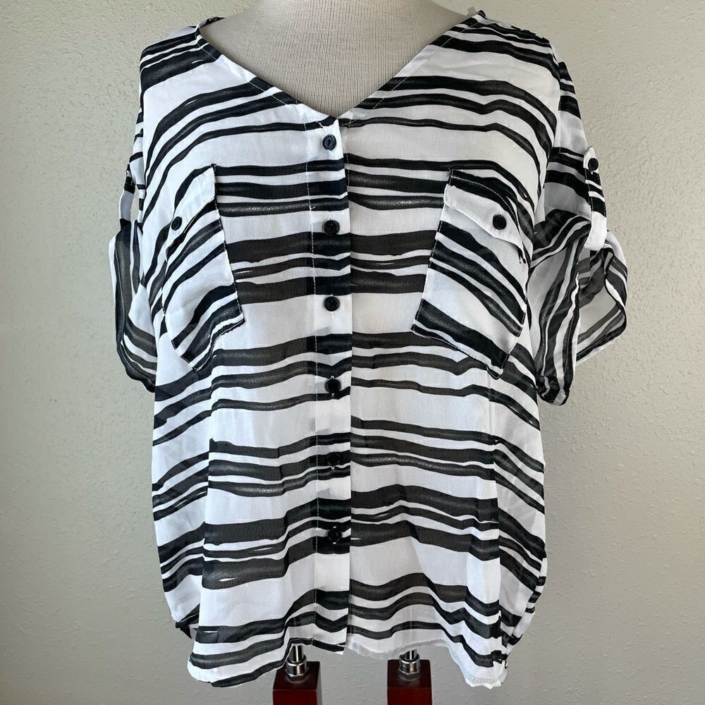 NWT JW Styles Sheer Button Down Shirt Size M